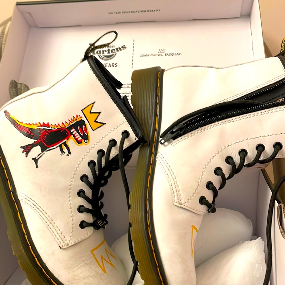 Dr.Martens for girl, size 4 white with dinosaur